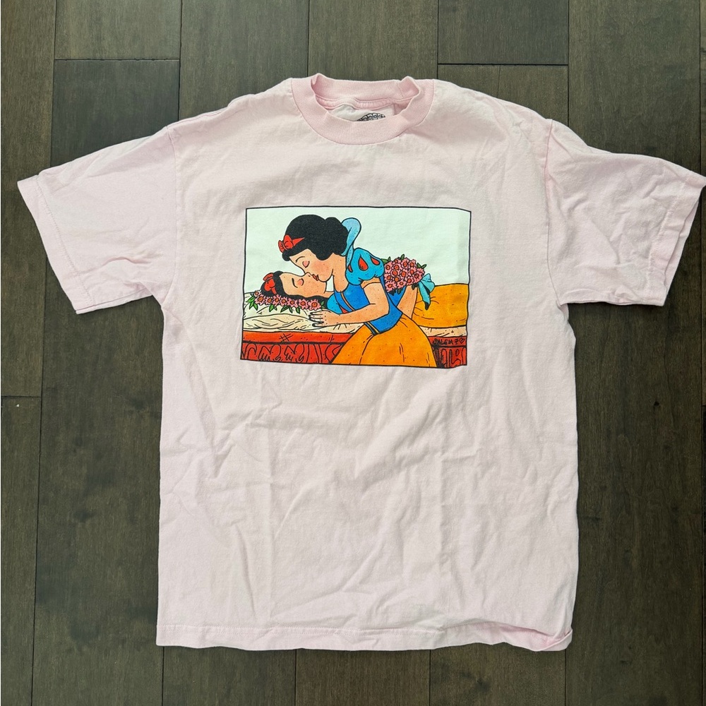 Disney Snow White Kiss Graphic Tee Pink Salem7 Cotton T-Shirt Size M